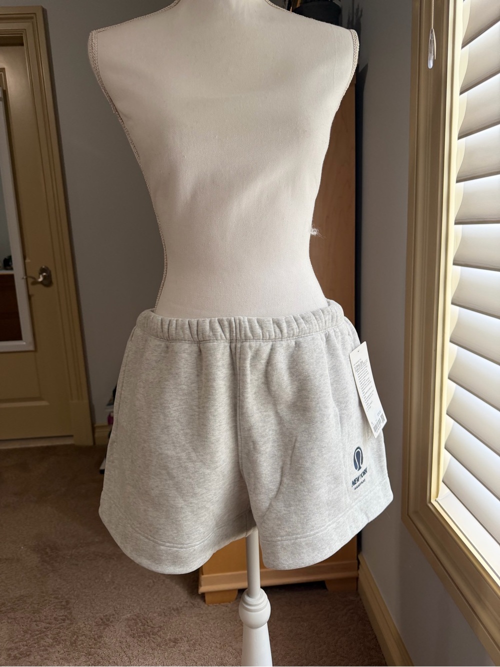 NWT Lululemon US Open New York Women’s W Steady State
SuperLoft MR Short 3.5"
